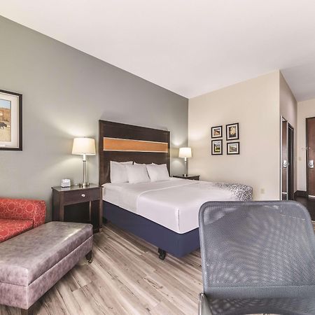 Отель La Quinta By Wyndham Tulsa - Catoosa Экстерьер фото