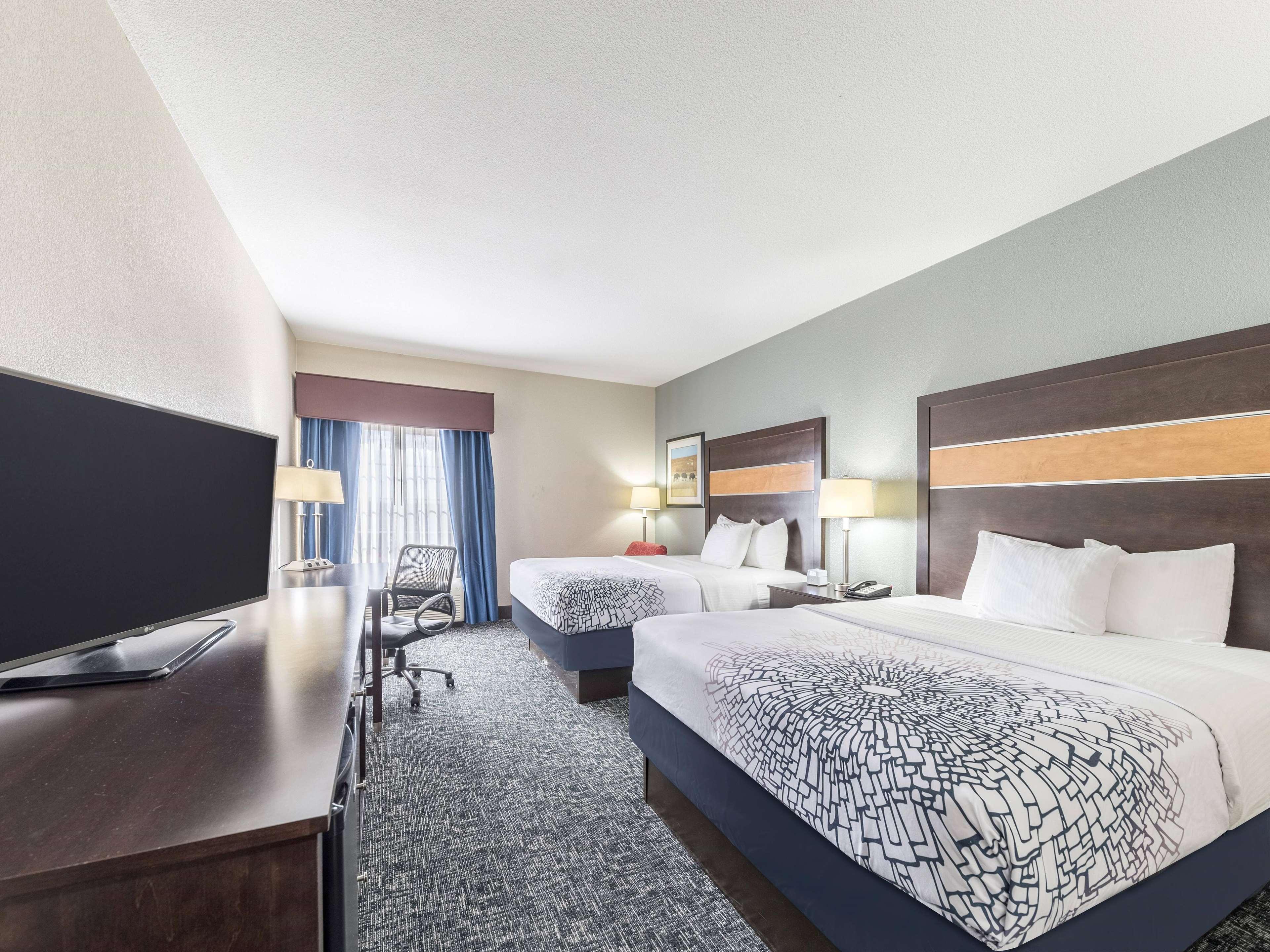 Отель La Quinta By Wyndham Tulsa - Catoosa Экстерьер фото