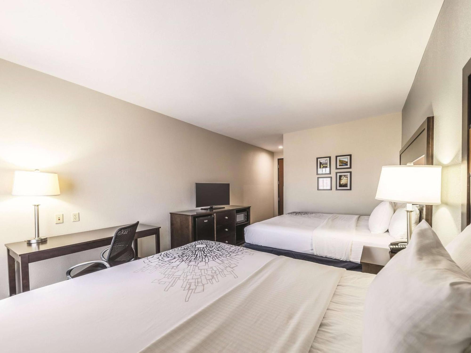 Отель La Quinta By Wyndham Tulsa - Catoosa Экстерьер фото