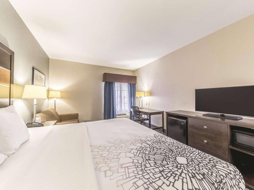 Отель La Quinta By Wyndham Tulsa - Catoosa Номер фото