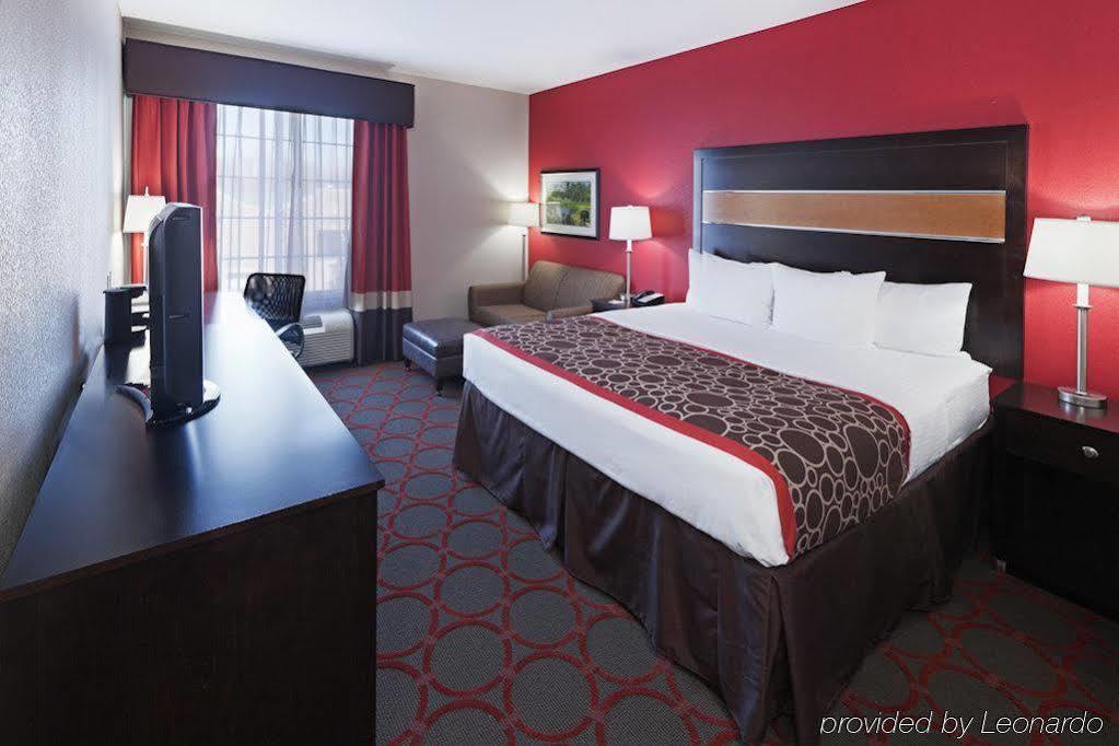Отель La Quinta By Wyndham Tulsa - Catoosa Экстерьер фото
